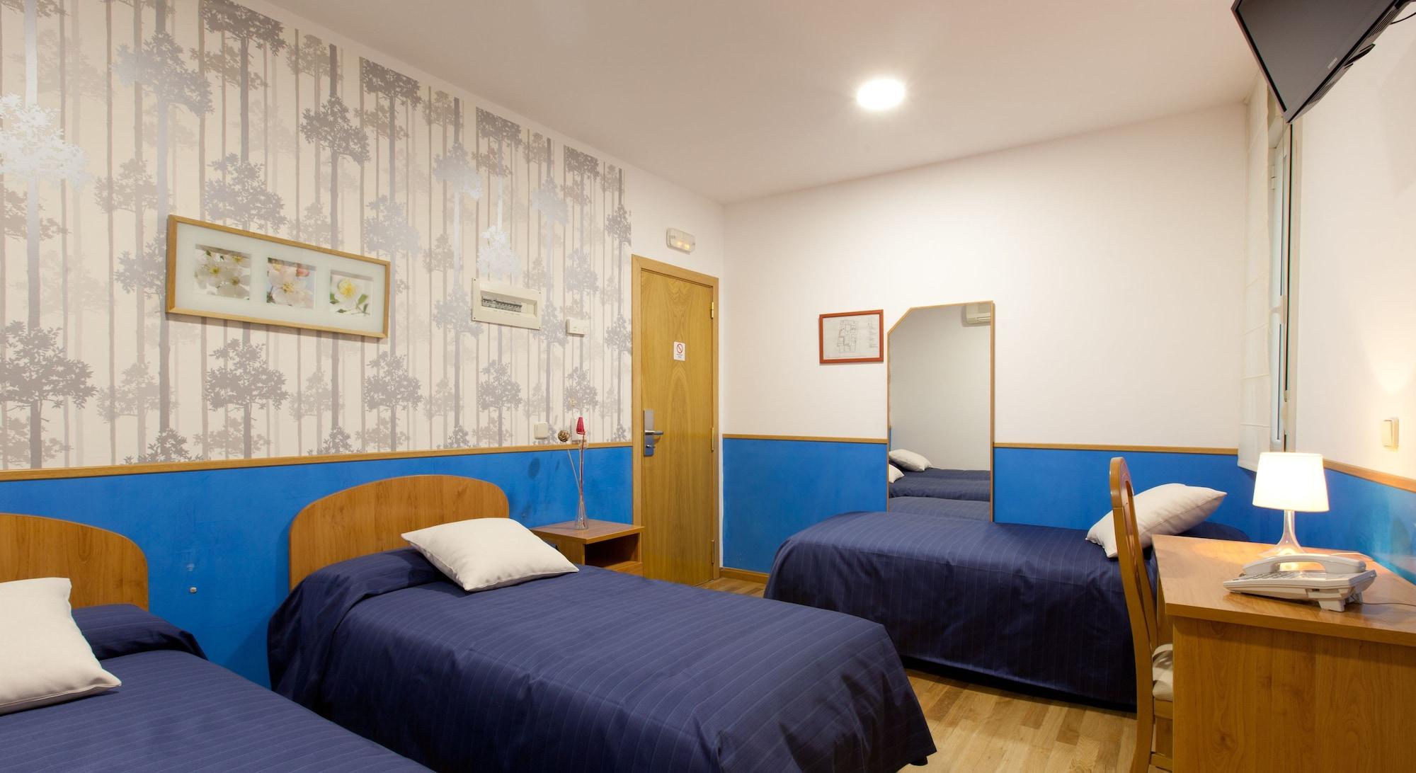 Hostal Montaloya Madrid Exterior foto