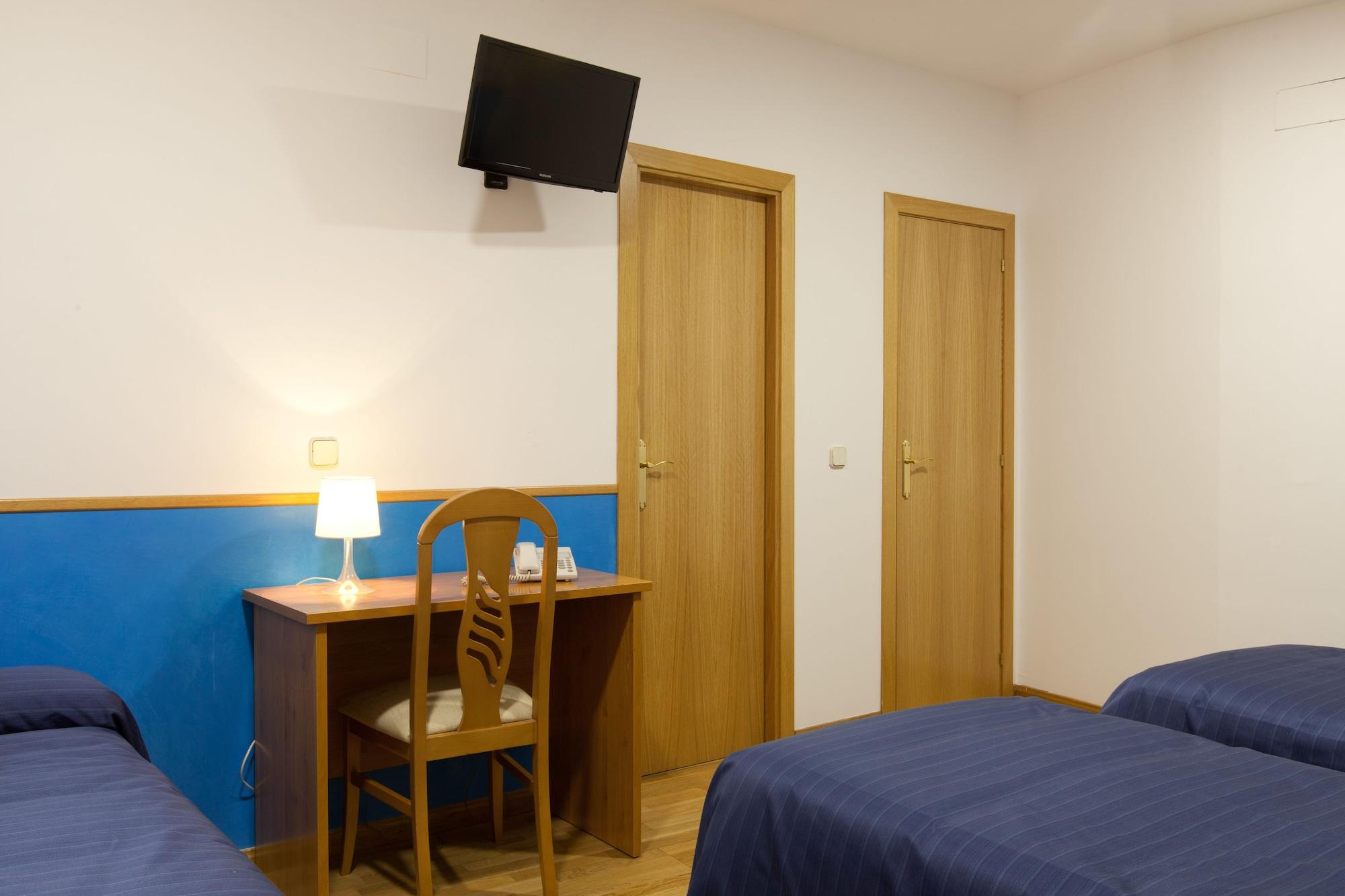 Hostal Montaloya Madrid Exterior foto