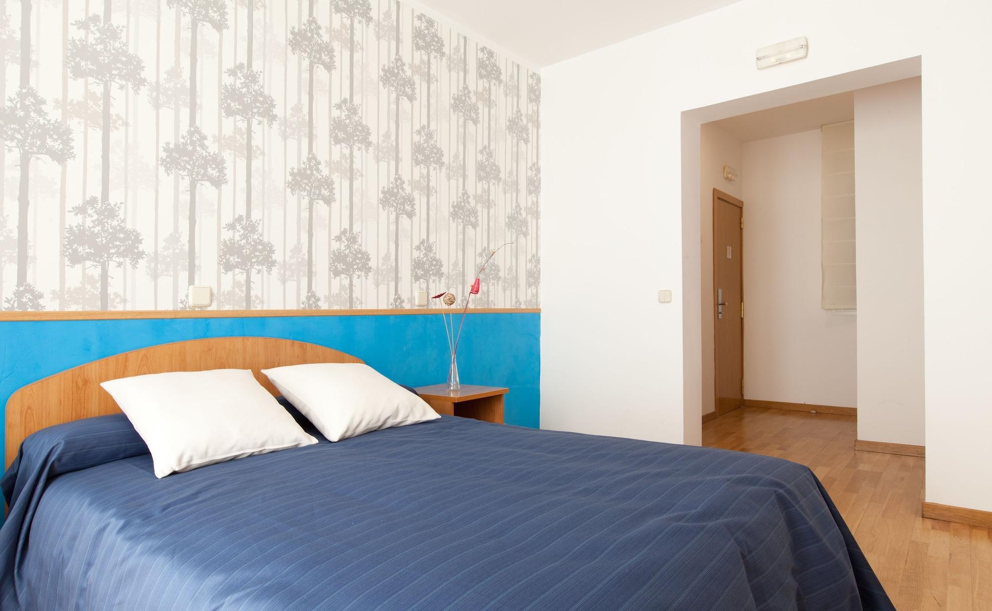 Hostal Montaloya Madrid Exterior foto