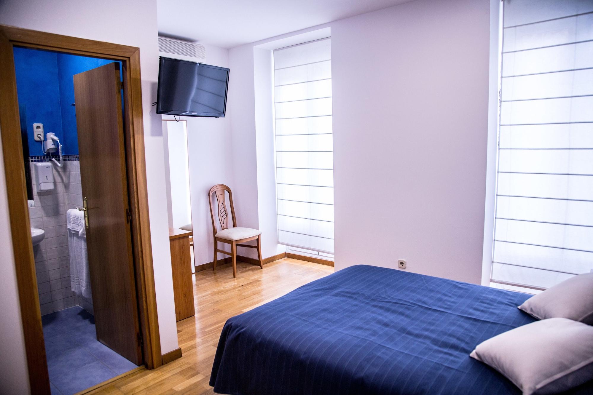 Hostal Montaloya Madrid Exterior foto