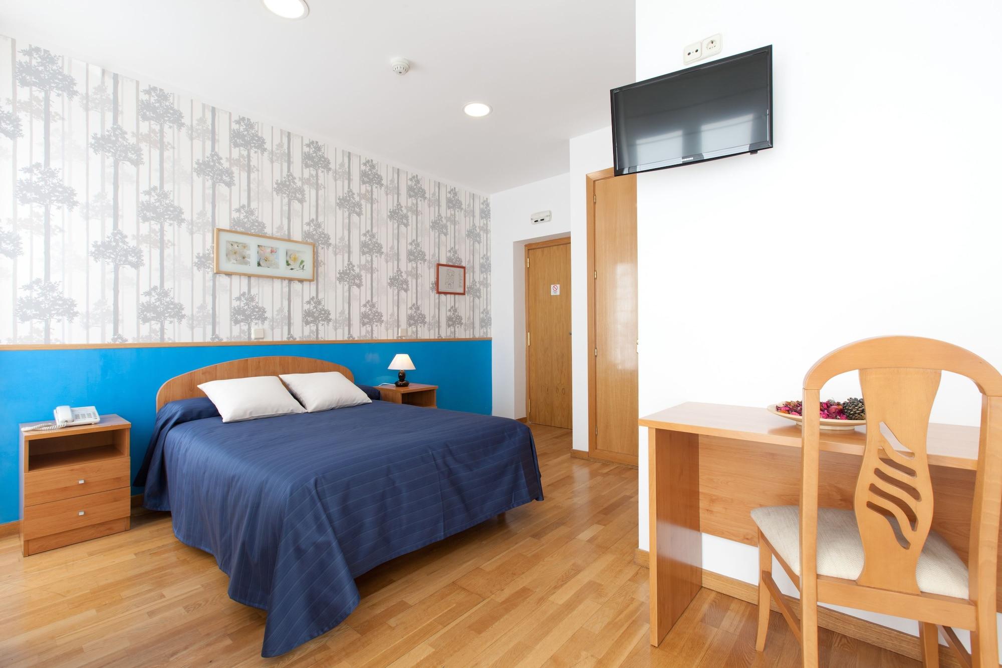 Hostal Montaloya Madrid Exterior foto